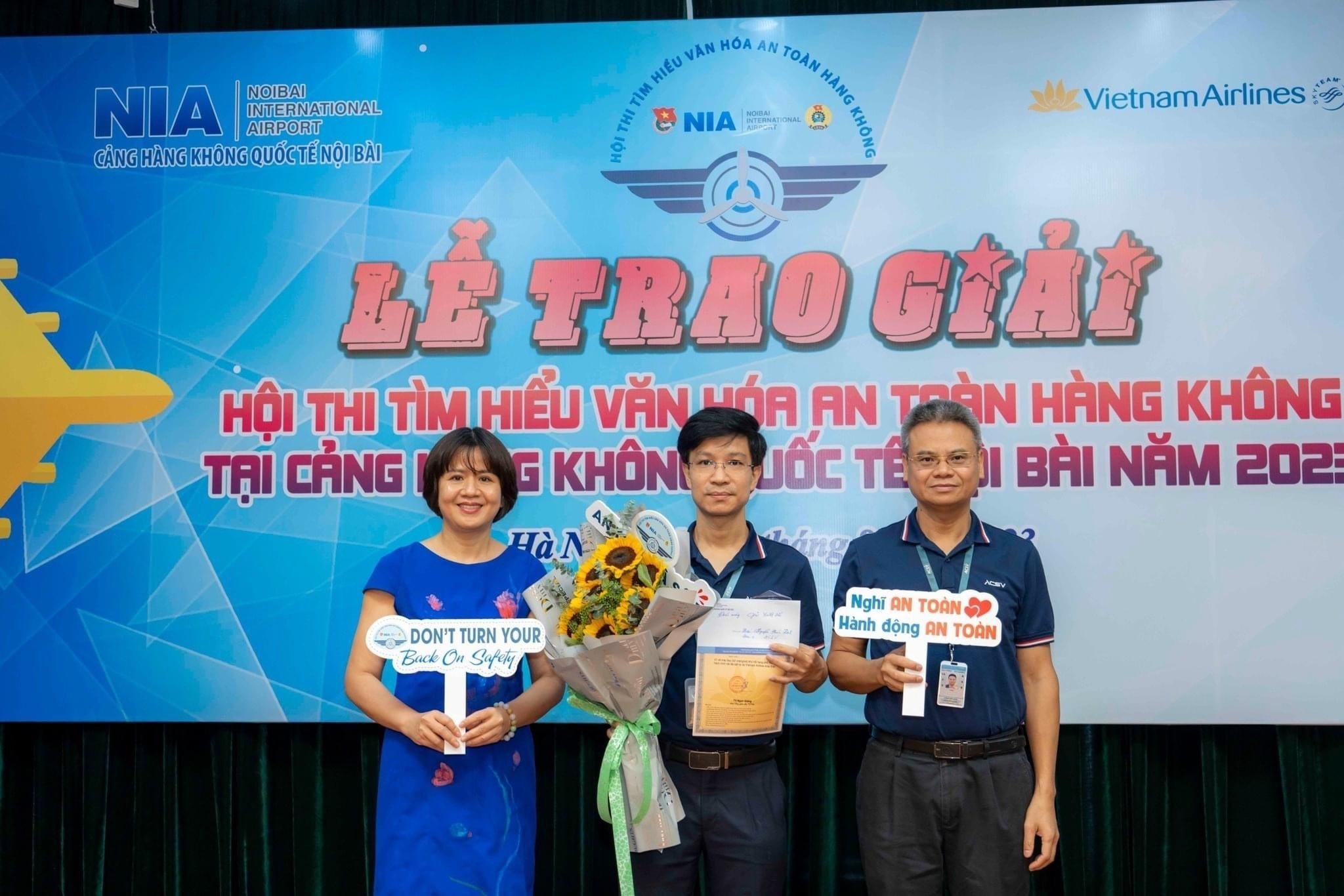ACSV ĐẠT GIẢI XUẤT SẮC TRONG CUỘC THI “TÌM HIỂU VĂN HÓA AN TOÀN HÀNG KHÔNG NĂM 2023” DO CẢNG HÀNG KHÔNG QUỐC TẾ NỘI BÀI TỔ CHỨC