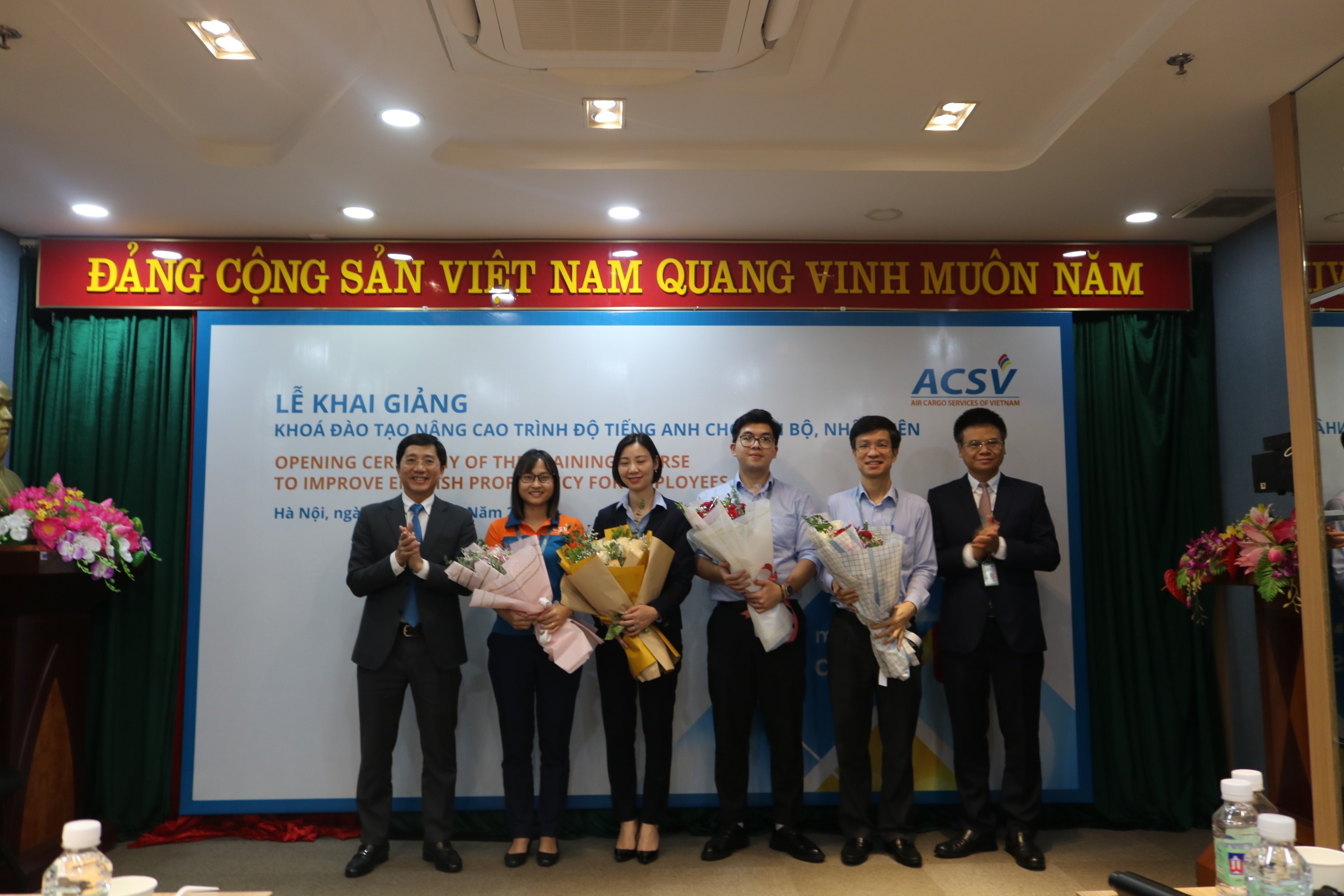 KHAI GIẢNG KHÓA ĐÀO TẠO NÂNG CAO TRÌNH ĐỘ TIẾNG ANH CHO CBNV CÔNG TY